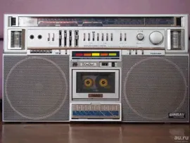 Toshiba BomBeat RT-S93 1980г. в редком коллекционном состоянии